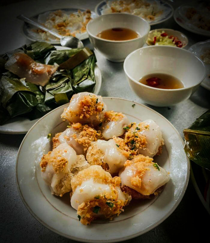 Explore bánh ram ít spots on an eco-friendly tour